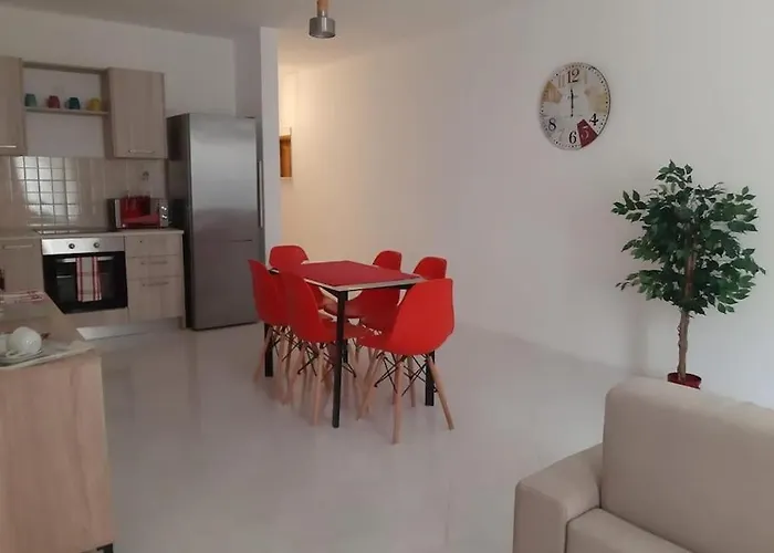 Xlendi Home דירה